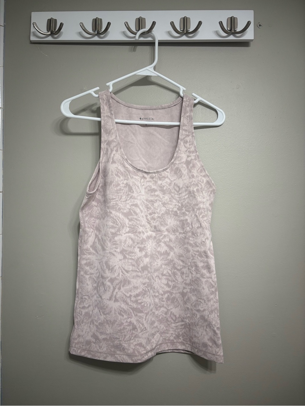 Athleta Fitted Frosted Pink Floral Tank Top. Women’s size medium